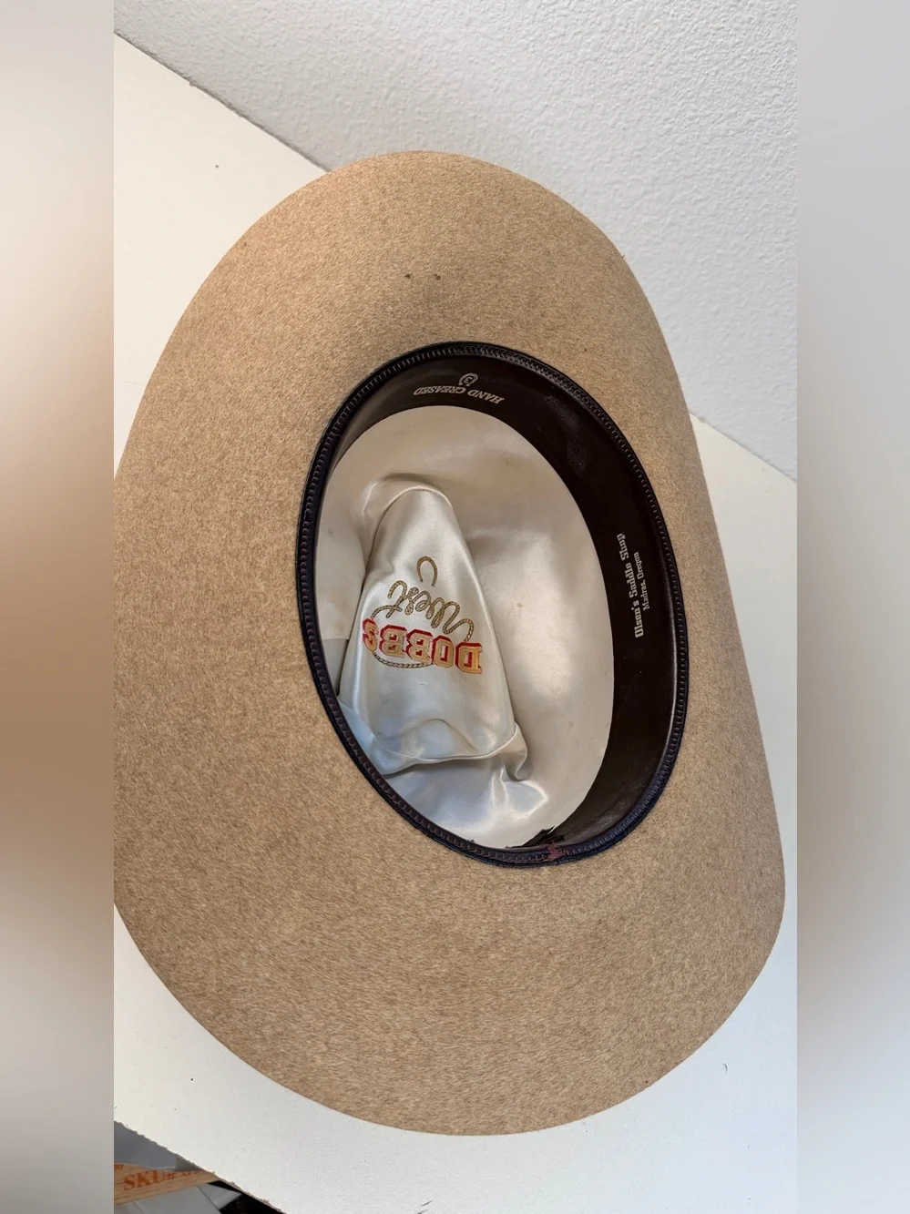 Vintage Dobbs West mens Tan Felt Cowboy Hat Estimated Size 7 1/8 Hand Creased